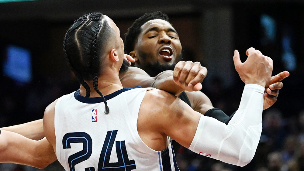 Hai cầu thủ NBA g&acirc;y gổ v&igrave; bị 