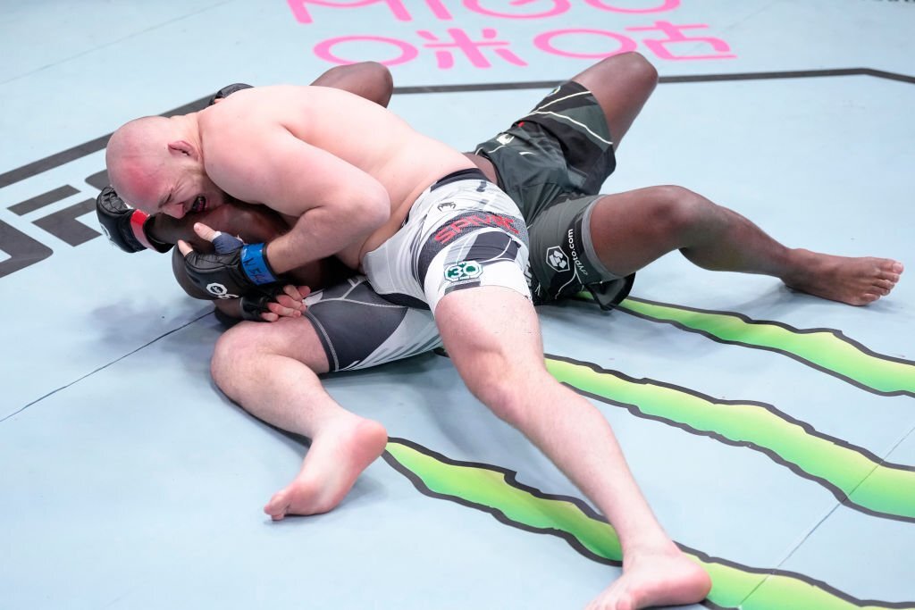 Highlight UFC Fight Night 218: Serghei Spivac khuất phục "Quái thú" Derrick Lewis