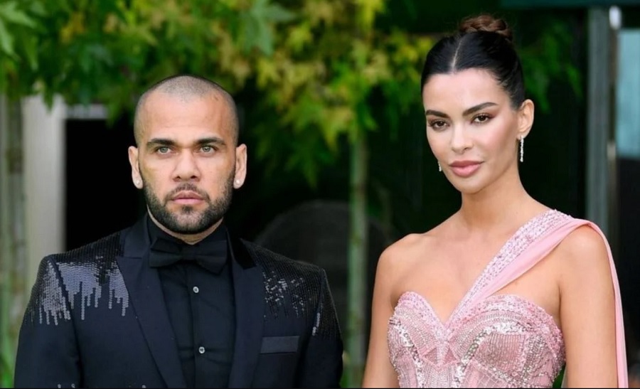 Vợ của Dani Alves lần đầu tiên đến thăm chồng trong tù và được hỏi về ly hôn