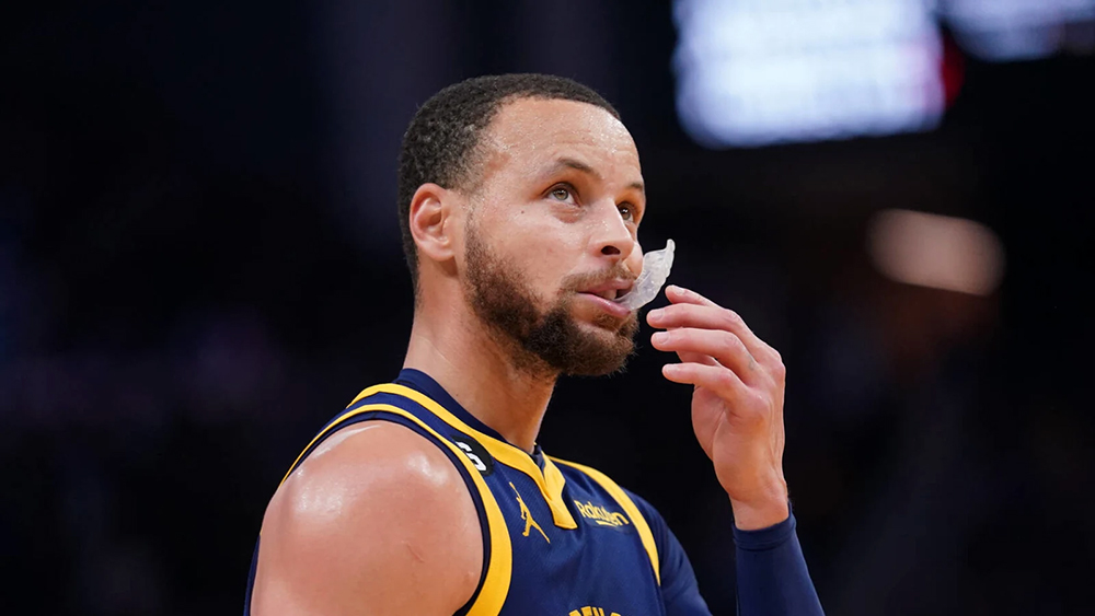 Stephen Curry lại gặp chấn thương đầu gối, dự kiến nghỉ thi đấu v&agrave;i tuần