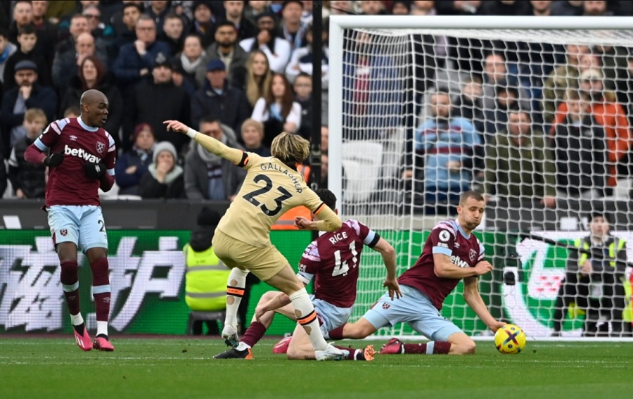 Chelsea nổi giận khi bị từ chối một quả phạt đền rõ ràng Chelsea nổi giận khi bị từ chối một quả phạt đền rõ ràng