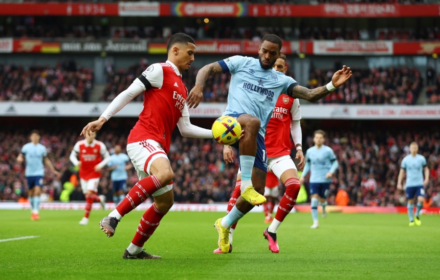 Hậu vệ Arsenal lập kỷ lục không mong đợi trong trận hòa Brentford Hậu vệ Arsenal lập kỷ lục không mong đợi trong trận hòa Brentford