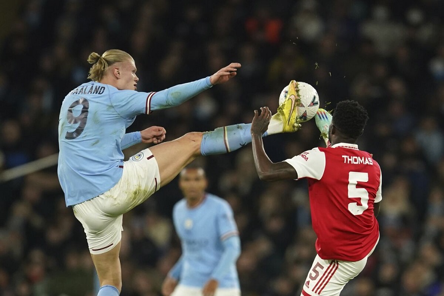 Tại sao trận Arsenal vs Man City diễn ra cùng lúc với Champions League? Tại sao trận Arsenal vs Man City diễn ra cùng lúc với Champions League?