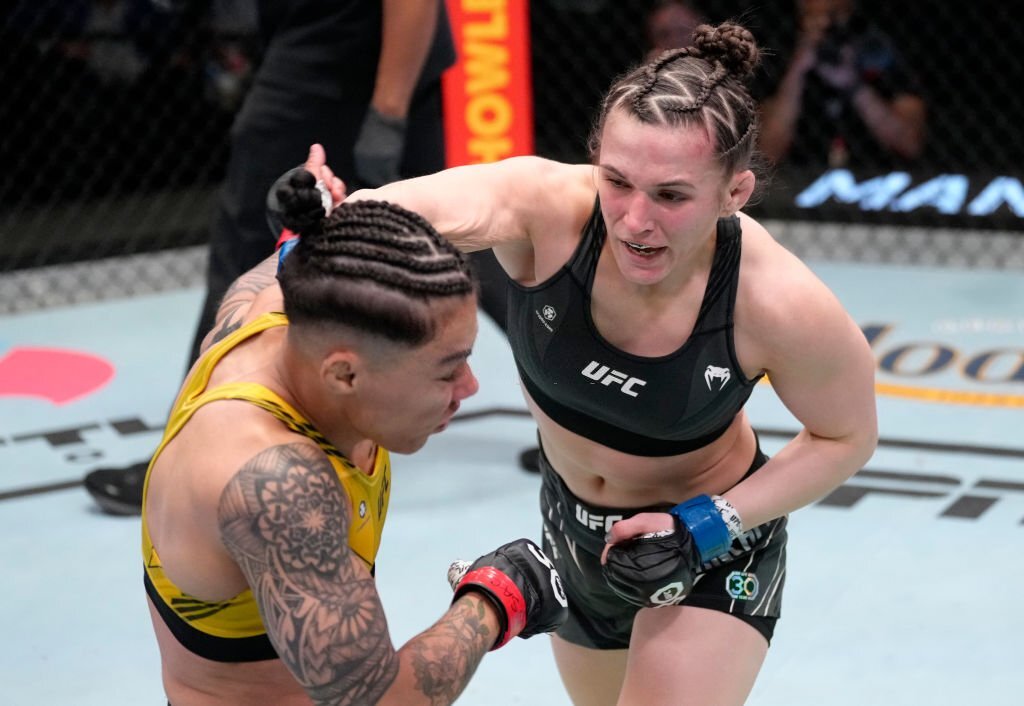 Highlights UFC: Mỹ nữ trẻ tuổi Erin Blanchfield hạ gục cựu vương Jessica Andrade