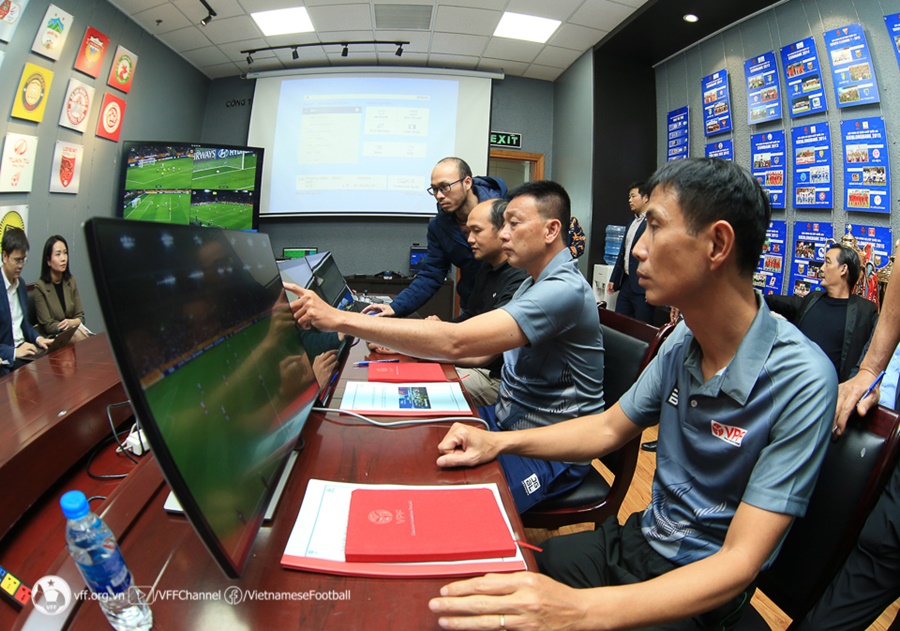 Động thái đưa VAR gần hơn với V.League, nhưng chưa phải mùa này