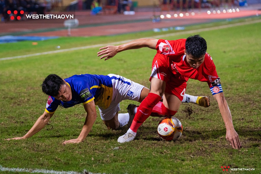 Kỳ quặc V.League: Giải VĐQG nghỉ 46 ngày nhường sân cho đội trẻ Kỳ quặc V.League: Giải VĐQG nghỉ 46 ngày nhường sân cho đội trẻ