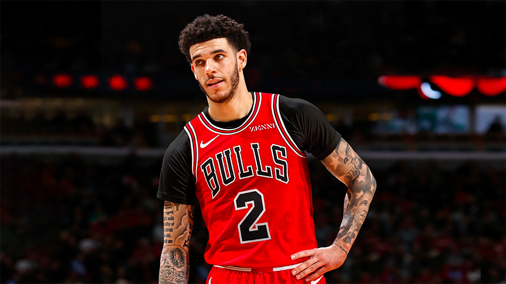 Đau đầu gối dai dẳng trong nửa năm, Lonzo Ball chia tay mùa giải 2022-23