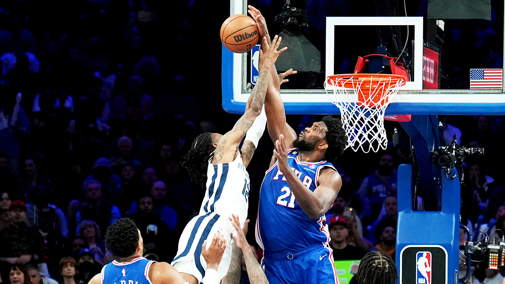 Joel Embiid chặn đứng Ja Morant bằng cú block tuyệt đẹp: Ứng cử viên Block of The Year?