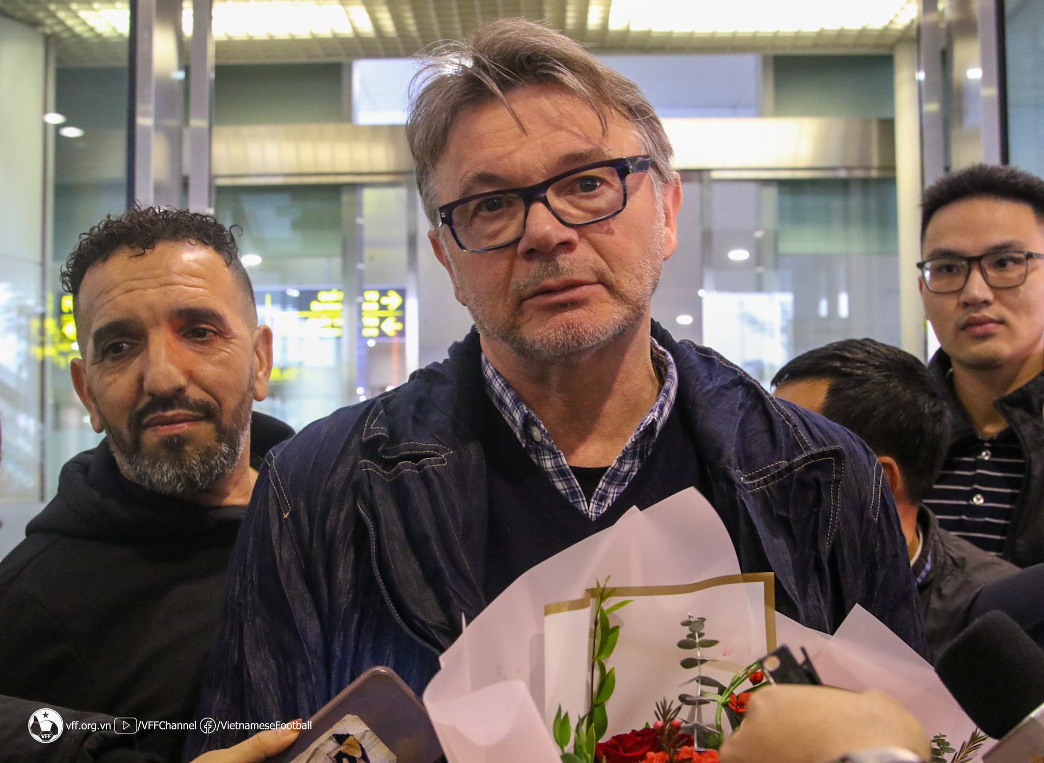 Tân HLV trưởng Philippe Troussier đã đến Việt Nam, sẵn sàng nhận nhiệm vụ mới