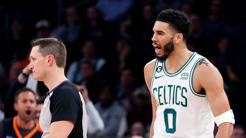 Lần đầu bị truất quyền thi đấu trong sự nghiệp, Jayson Tatum bất ngờ gọi tên LeBron James