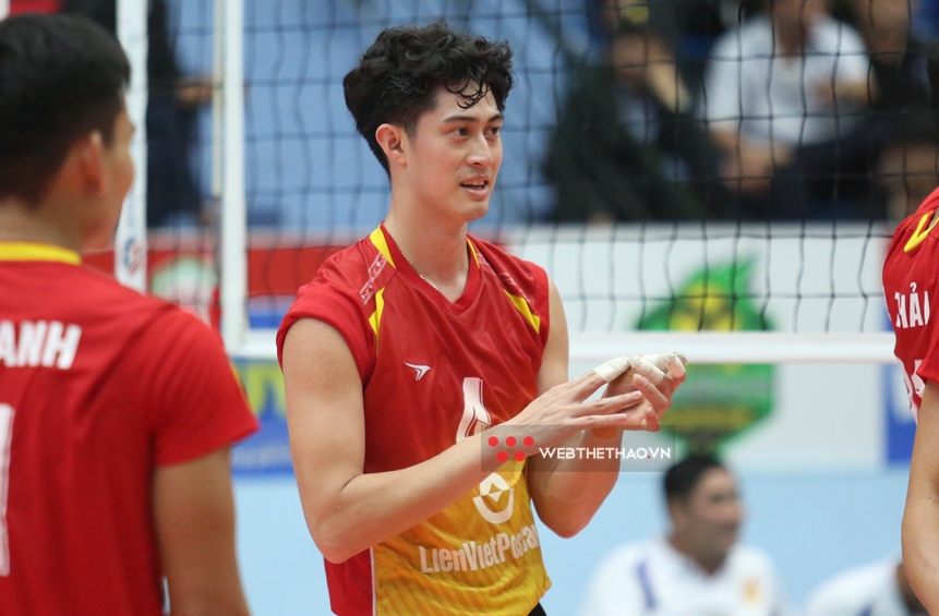 Tin vui về chấn thương của hotboy bóng chuyền Quản Trọng Nghĩa