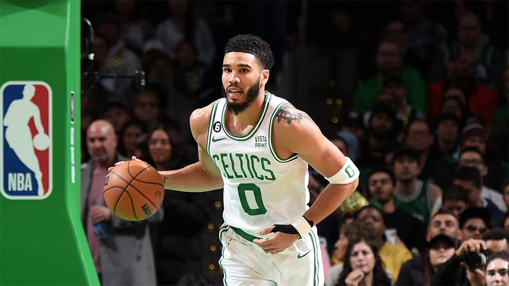 Bay cao với đôi cánh Jayson Tatum, Boston Celtics hạ gục Cavaliers trên sân nhà
