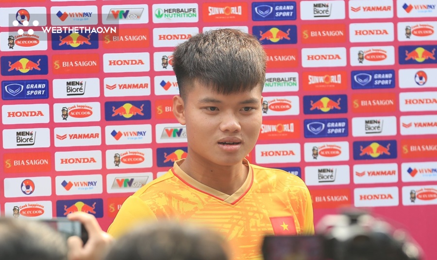Văn Tùng (U23 Việt Nam): "HLV Troussier là người nóng tính"