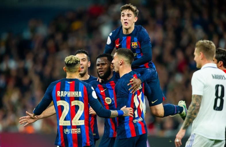 Ancelotti ngạc nhiên về cách chơi của Barca ở trận Siêu kinh điển Ancelotti ngạc nhiên về cách chơi của Barca ở trận Siêu kinh điển
