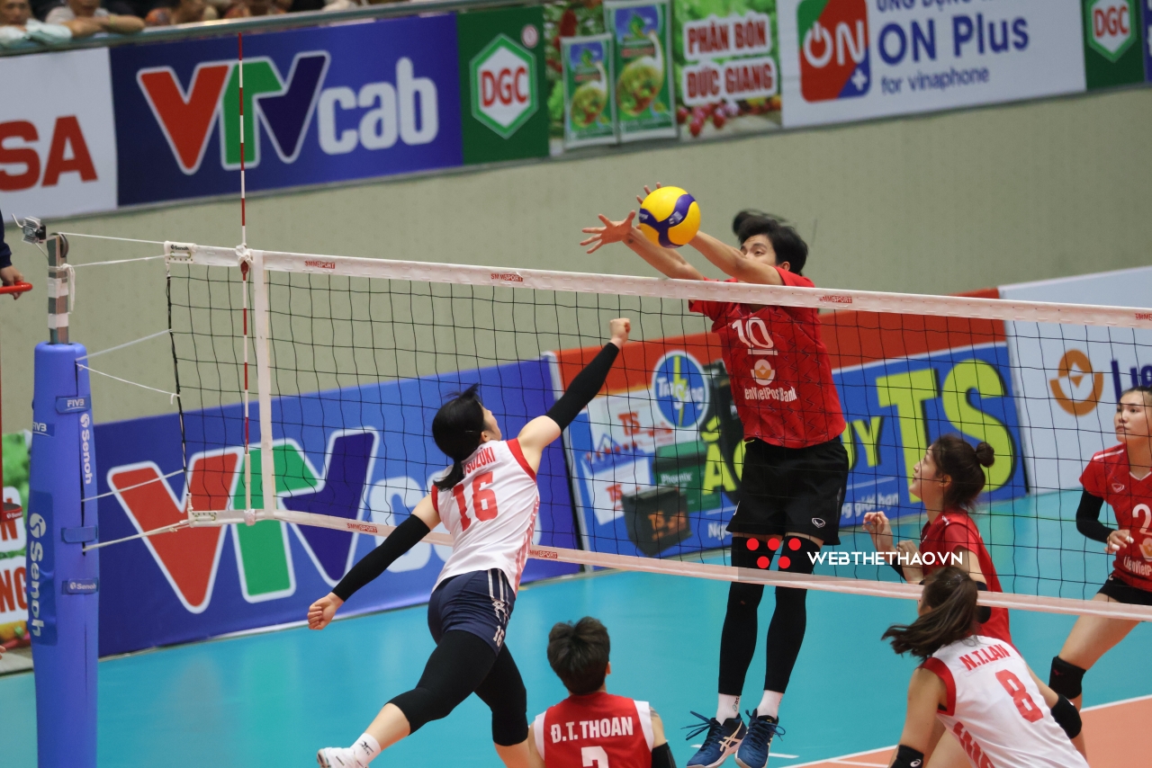 Cuộc đối đầu cân sức giữa Bích Tuyền và ngoại binh Aimi Tsuzuki