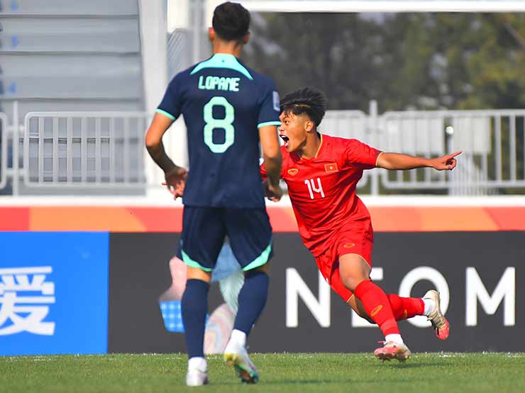 U20 Việt Nam 1-0 U20 Qatar (Hết H1): Quốc Việt ghi bàn mở tỷ số U20 Việt Nam 1-0 U20 Qatar (Hết H1): Quốc Việt ghi bàn mở tỷ số