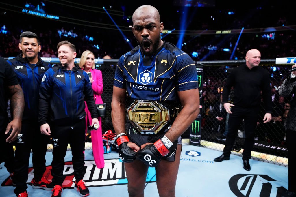 UFC 285: Jon Jones lên ngôi vĩ đại nhất lịch sử khi đánh bại Ciryl Gane