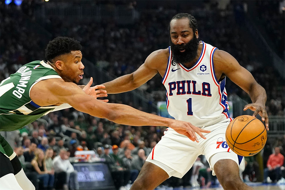 James Harden cùng Embiid thăng hoa, 76ers bẻ chuỗi 16 trận bất bại của Milwaukee Bucks