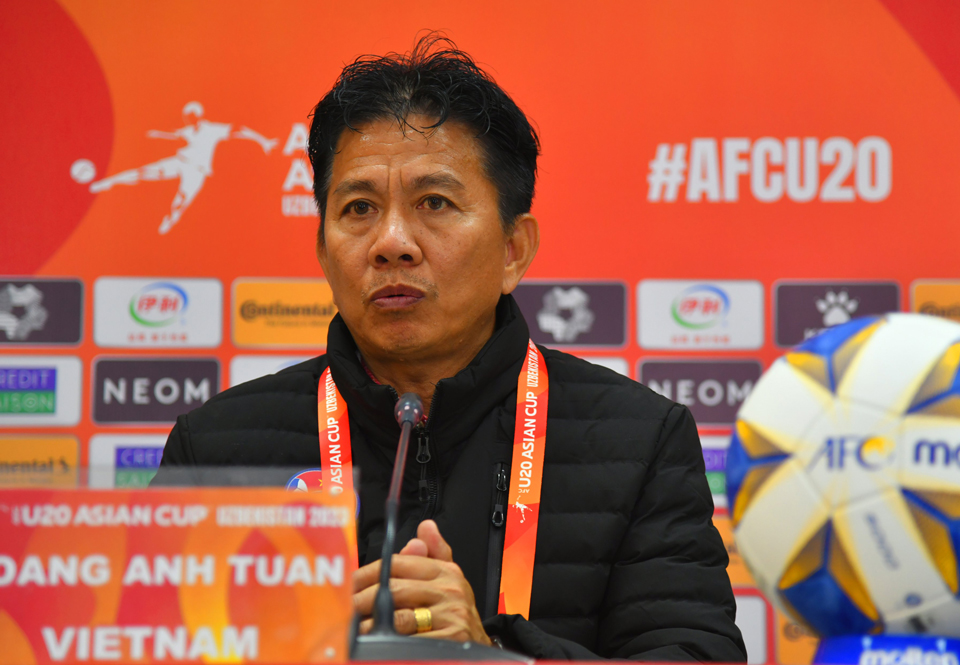 HLV Hoàng Anh Tuấn: “U20 Việt Nam bị loại nghiệt ngã vì điều lệ giải” HLV Hoàng Anh Tuấn: “U20 Việt Nam bị loại nghiệt ngã vì điều lệ giải”