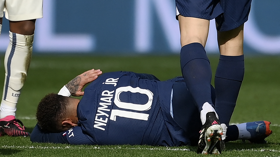 Chấn thương của Neymar ở PSG tăng đột biến so với tại Barca
