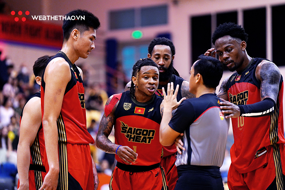 Để Eastern ghi 18-0 ở nửa sau trận đấu, Saigon Heat để thua Game 1 ABL Finals 2023