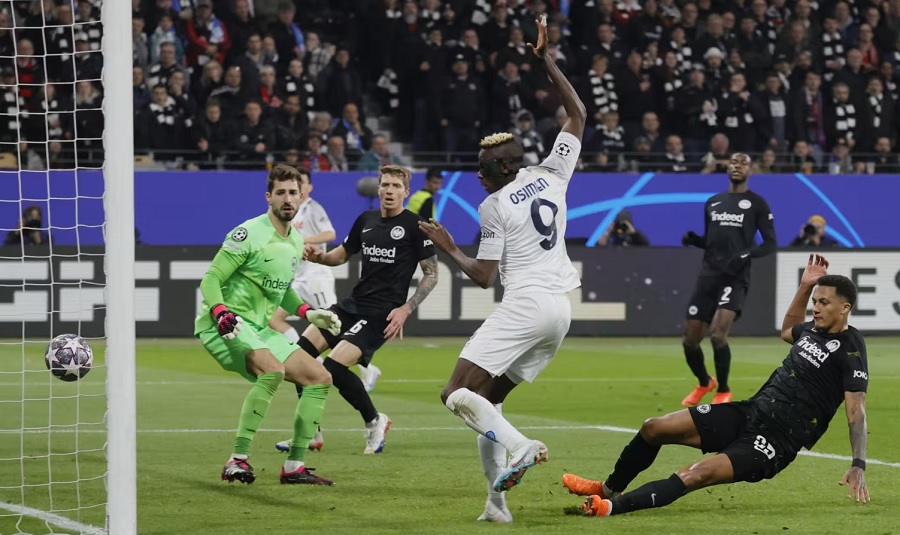 Đội hình ra sân dự kiến Napoli vs Frankfurt: Khách mất chân sút số 1