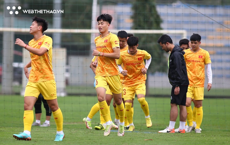 HLV Troussier loại 11 cầu thủ ở U23 Việt Nam: 5 gương mặt lứa U20 đều trụ lại HLV Troussier loại 11 cầu thủ ở U23 Việt Nam: 5 gương mặt lứa U20 đều trụ lại