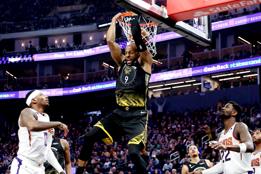 Đương kim vô địch Golden State Warriors thiệt quân ngay trước thềm NBA Playoffs