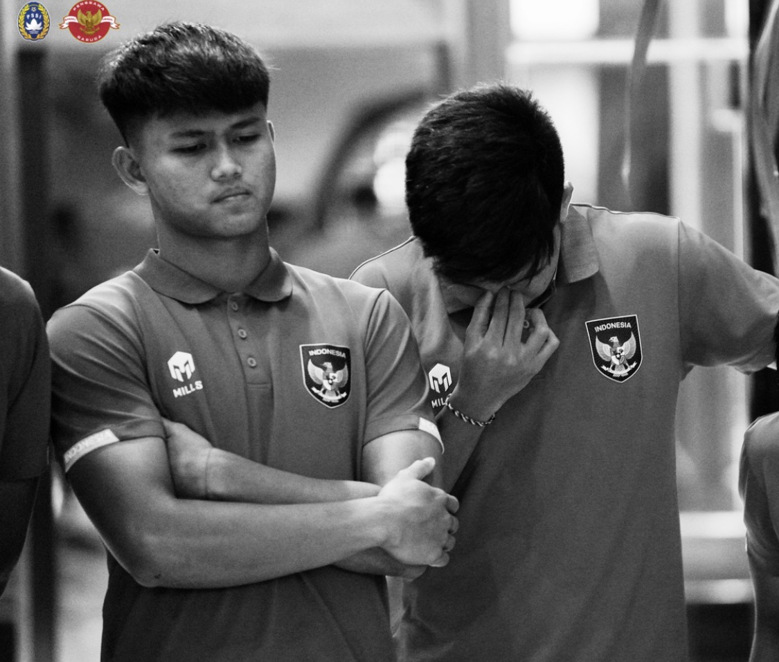 Tương lai ảm đạm chờ đón cầu thủ Indonesia: "Sẵn sàng đi bán cá viên chiên"