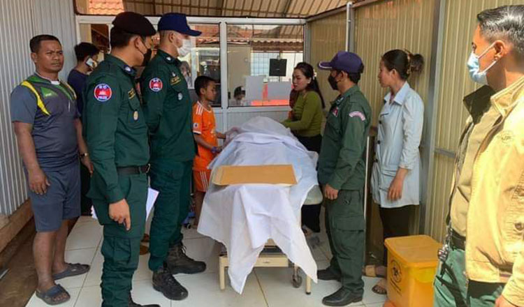 Thi đấu dưới nắng nóng, VĐV bóng chuyền ngất xỉu và cái kết đau lòng