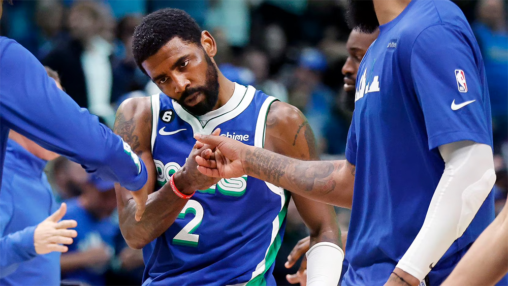 Người hùng Kyrie Irving toả sáng, nuôi hy vọng play-in cho Dallas Mavericks