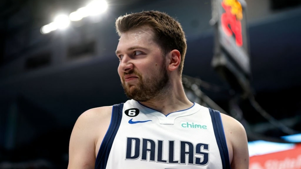 Dallas Mavericks buông tay, Luka Doncic ngồi nhà xem NBA Playoffs