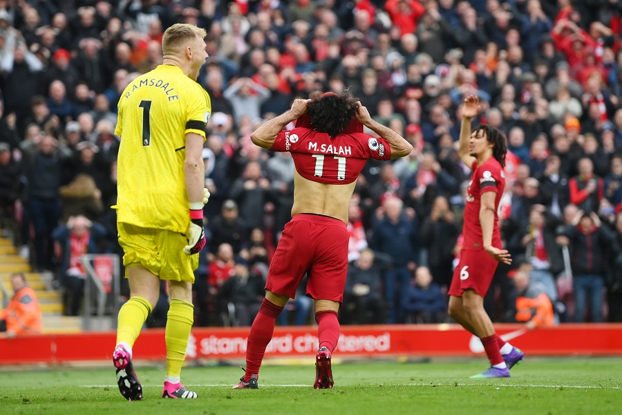 Klopp ăn mừng quả phạt đền của Salah nhưng hoá ra lại… sút hỏng