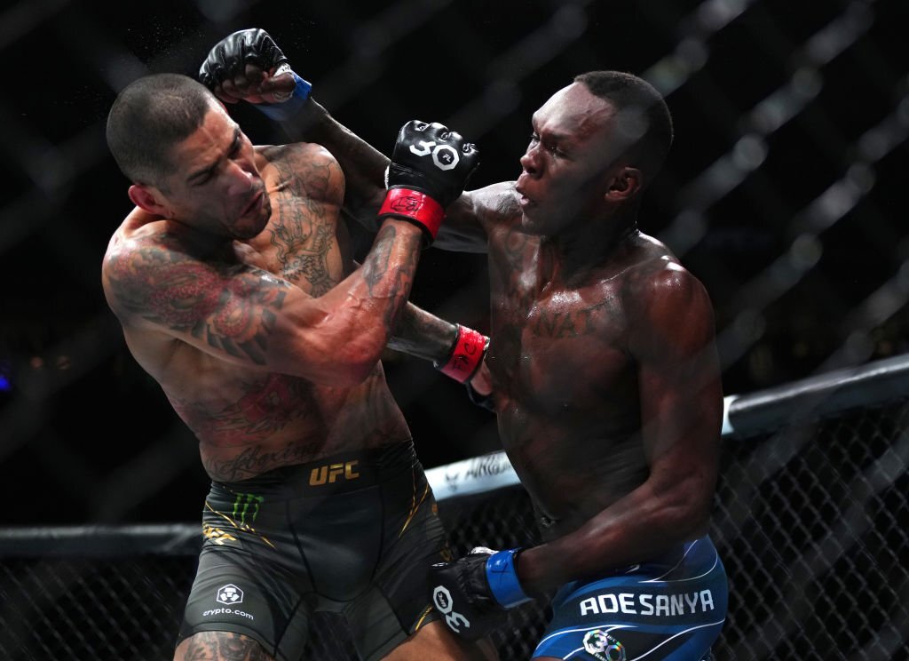 UFC 287: Israel Adesnaya knockout Alex Pereira, nợ cũ nợ mới đòi lại hết