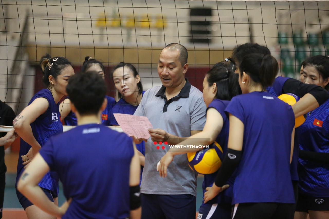 HLV Nguyễn Tuấn Kiệt sẽ loại 3 ng&ocirc;i sao tuyển b&oacute;ng chuyền nữ Việt Nam cho AVC Club 2023