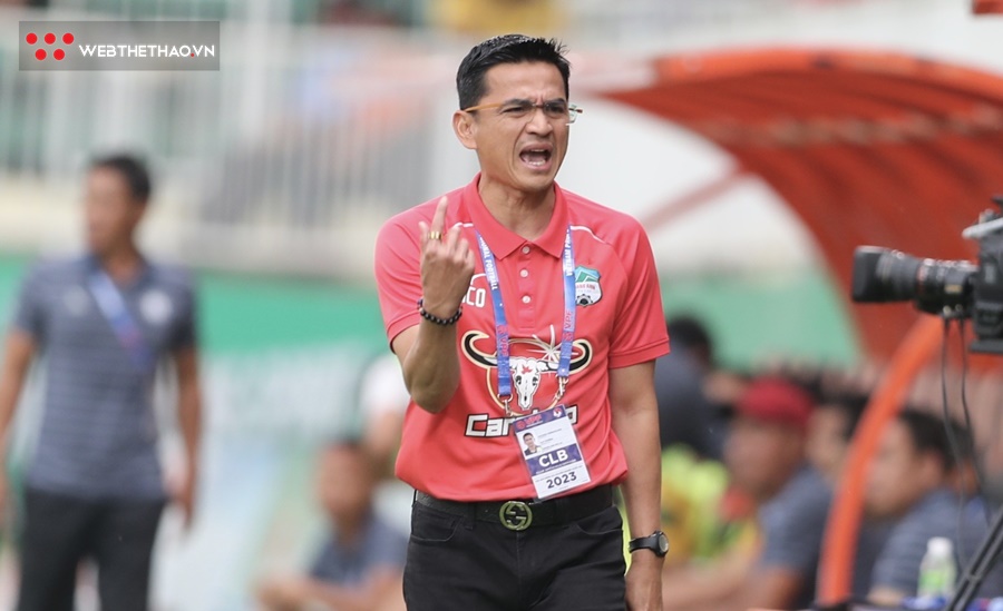Phản ứng của HLV Kiatisuk khi HAGL bất bại ở V.League 2023