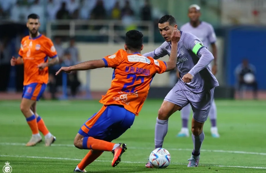 Ronaldo bị chế giễu với th&ocirc;ng số tồi tệ trong trận ho&agrave; của Al Nassr