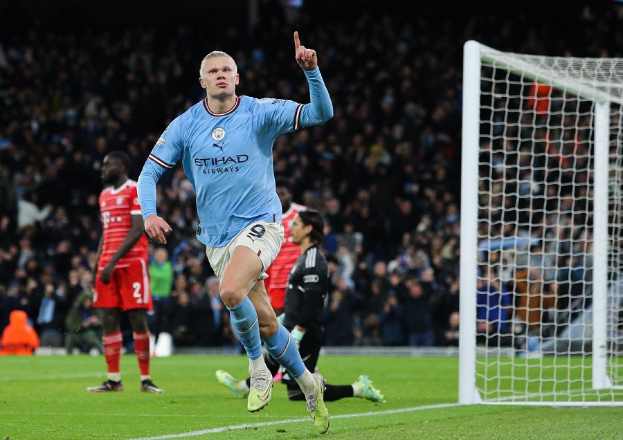 Man City chăm s&oacute;c Haaland 24/24h để đoạt c&uacute; ăn ba