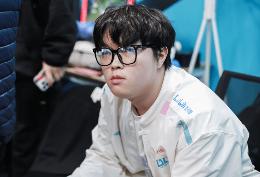 LMHT: Bin ngủ 3 tiếng mỗi ngày để luyện tập, mở rộng bể tướng cho MSI 2023