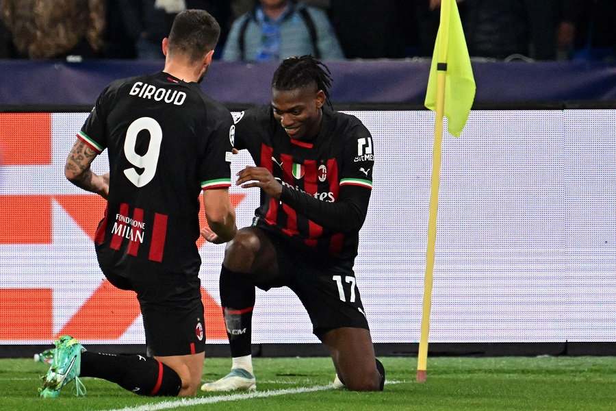 AC Milan v&agrave; Napoli g&acirc;y kịch t&iacute;nh với 2 quả phạt đền v&agrave; b&agrave;n gỡ ở ph&uacute;t cuối