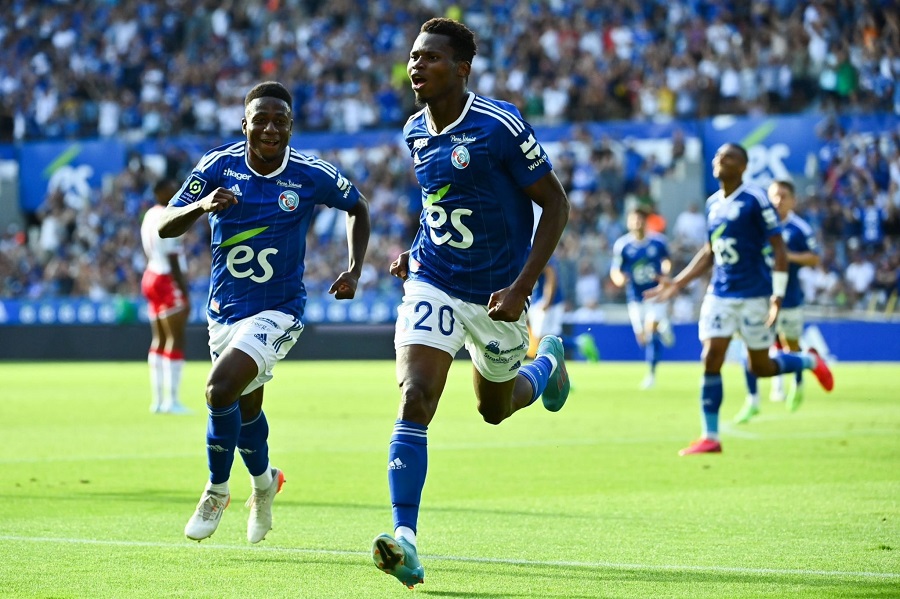Kỳ lạ cầu thủ 2 lần ghi bàn trong 16 giây đầu tiên ở Ligue 1