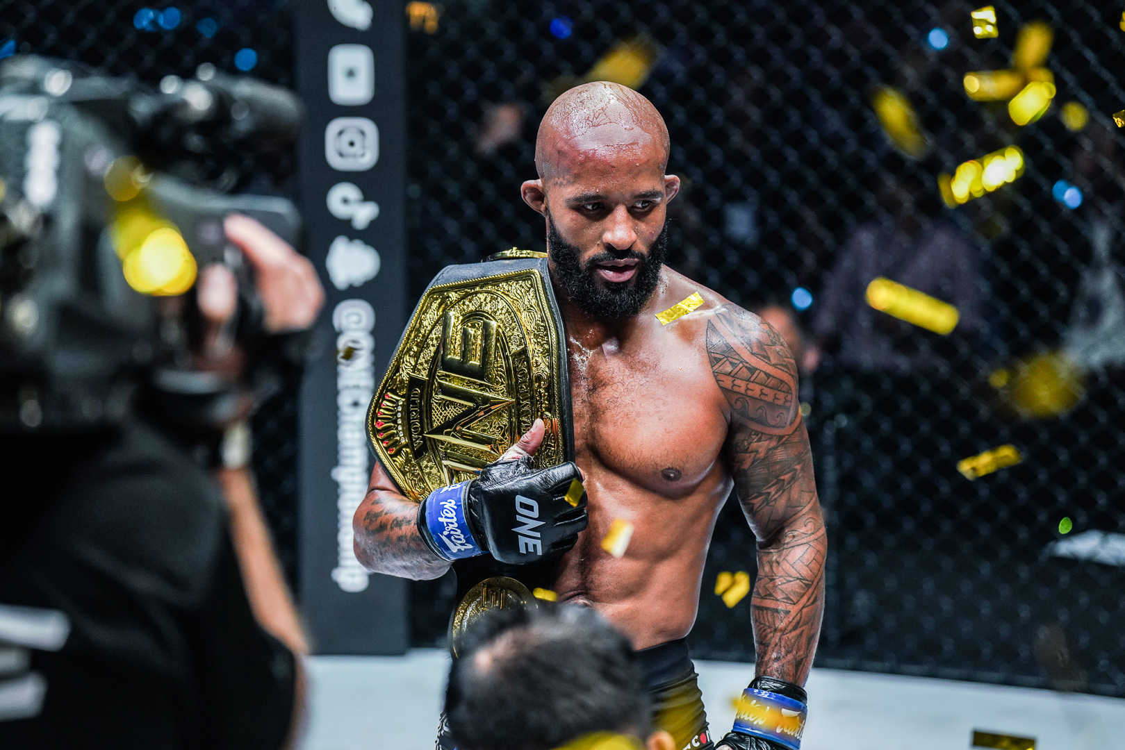 Demetrious Johnson sẽ giải nghệ sau trận tái đấu Adriano Moraes tại  ONE Fight Night 10
