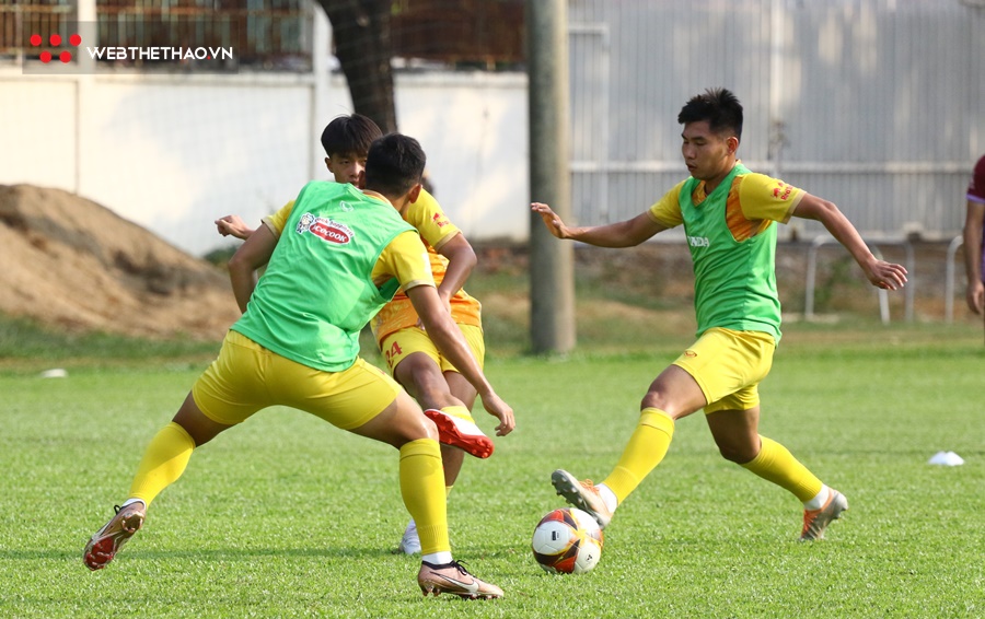 U22 Việt Nam vs U22 Lào: Phải thắng để giải tỏa sức ép