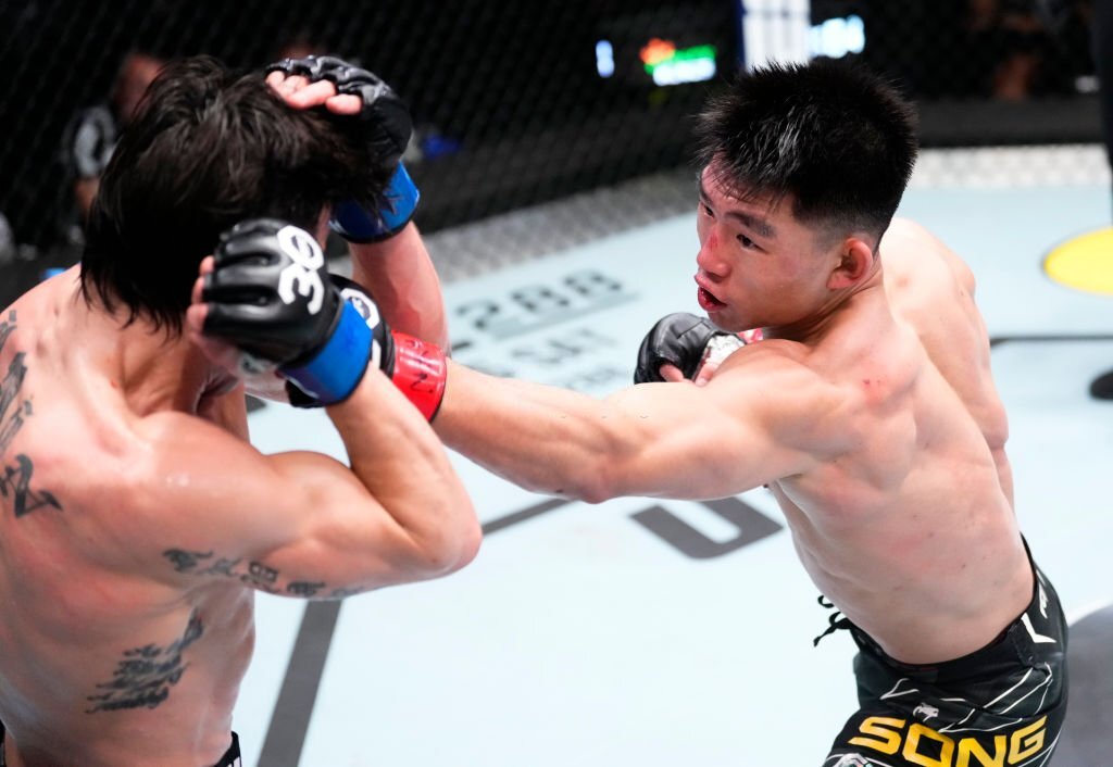 UFC Fight Night 223: "Kungfu Kid" Song Yadong kết thúc chuỗi thăng hoa của Ricky Simon