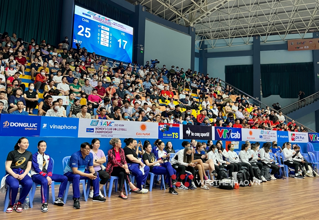 Hành động đẹp của các VĐV tại giải bóng chuyền vô địch các CLB nữ châu Á 2023