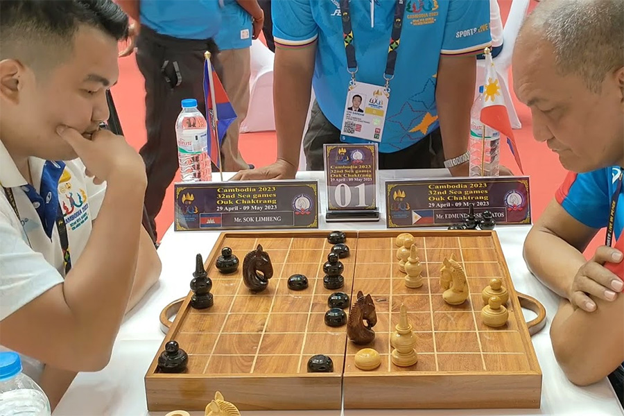 SEA Games 32: VĐV cờ ốc Campuchia đòi bỏ cuộc, được trọng tài xử hòa SEA Games 32: VĐV cờ ốc Campuchia đòi bỏ cuộc, được trọng tài xử hòa