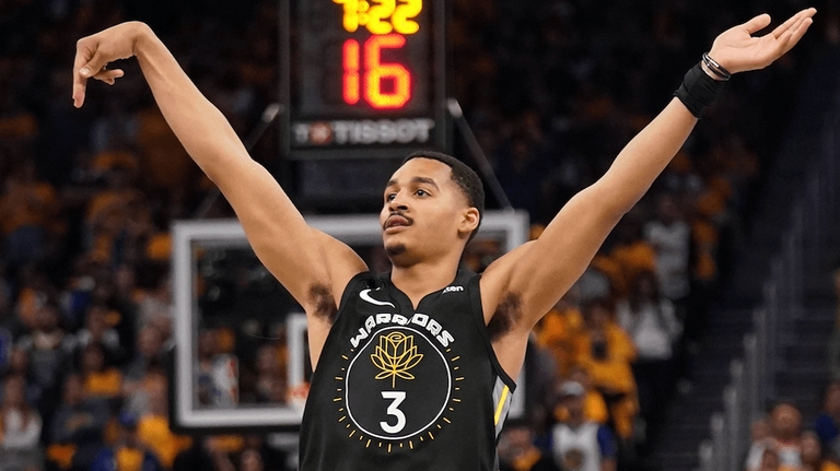 Fan Warriors phát rồ với cú "ném láo" của Jordan Poole, người trong cuộc nói gì?