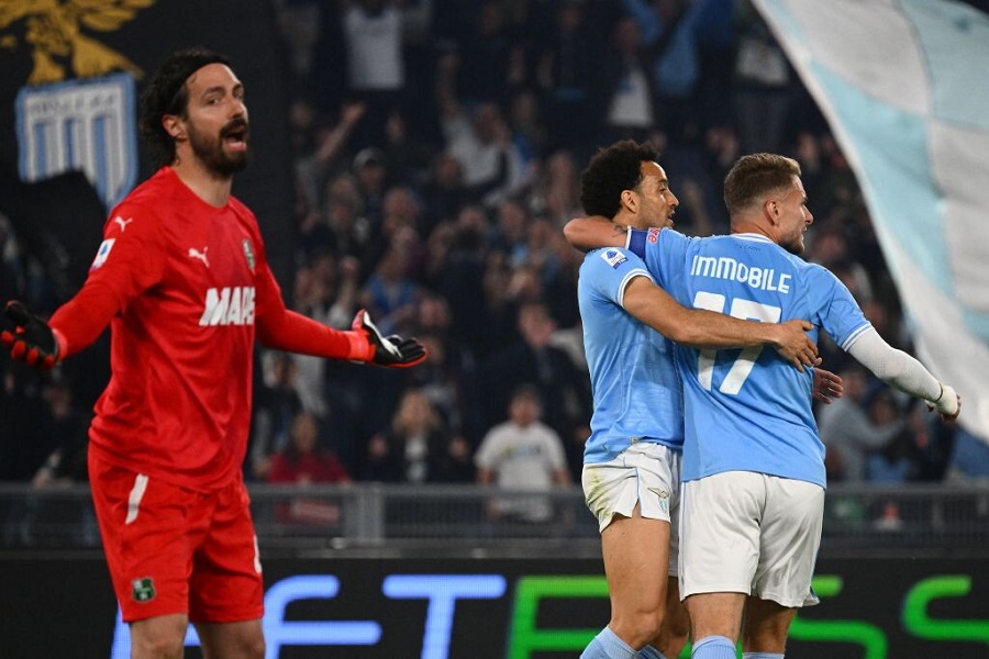 Lazio hoãn tiệc ăn mừng vô địch của Napoli thêm… 24 giờ Lazio hoãn tiệc ăn mừng vô địch của Napoli thêm… 24 giờ