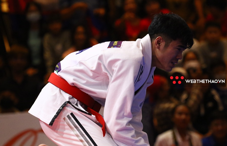 Lời than vãn đẫm nước mắt của võ sĩ jujitsu Thái Lan gục ngã trước chủ nhà Campuchia