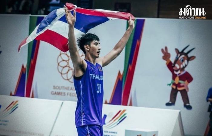 Hot Boy bóng rổ Chanathip sốc khi được giao cầm cờ đoàn Thái Lan lễ khai mạc SEA Games 32